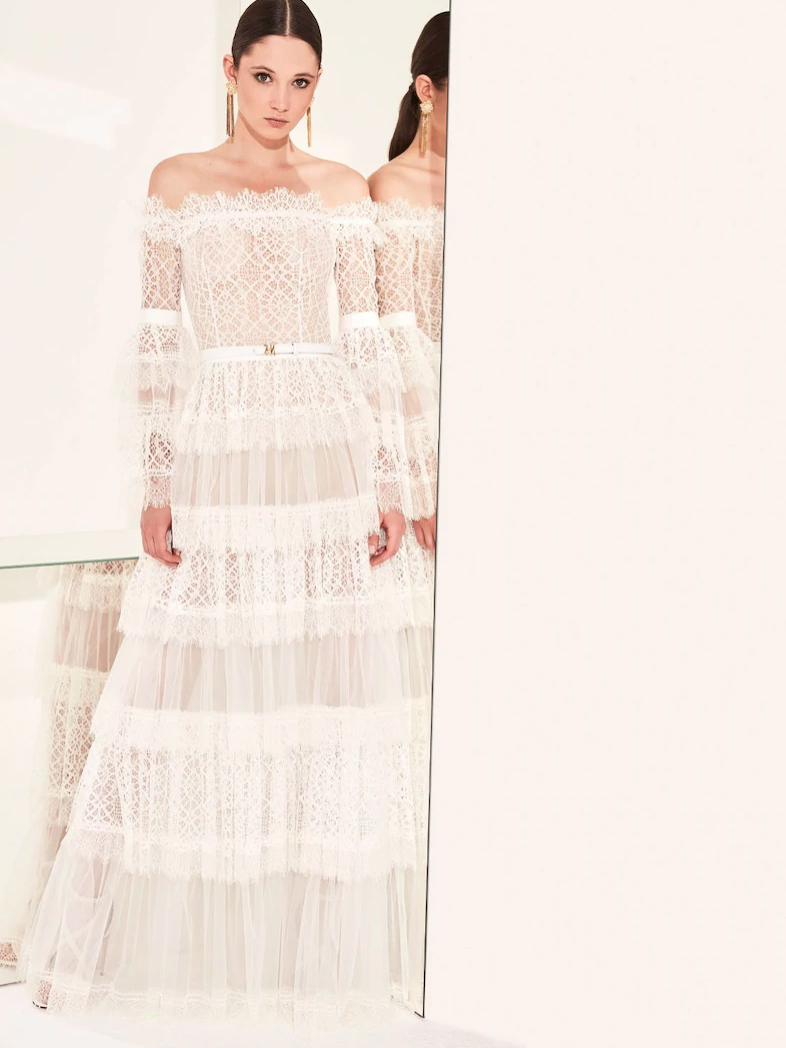 LACE DRESS AND TULLE WITH DISCOVERED SHOULDERS