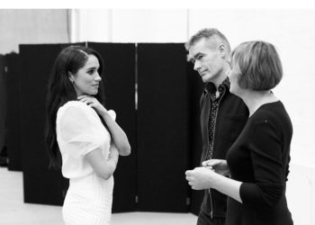 Meghan Markle wears the trendy Topshop blouse to attend the National Theatre