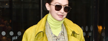 Gigi Hadid shows us how to wear the sweater under the shirt, the trend that is sweeping through the fashionable girls 