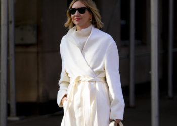 The white coat is one of the most delicate pieces there is, but having it at hand is a real asset, and the street style proves it