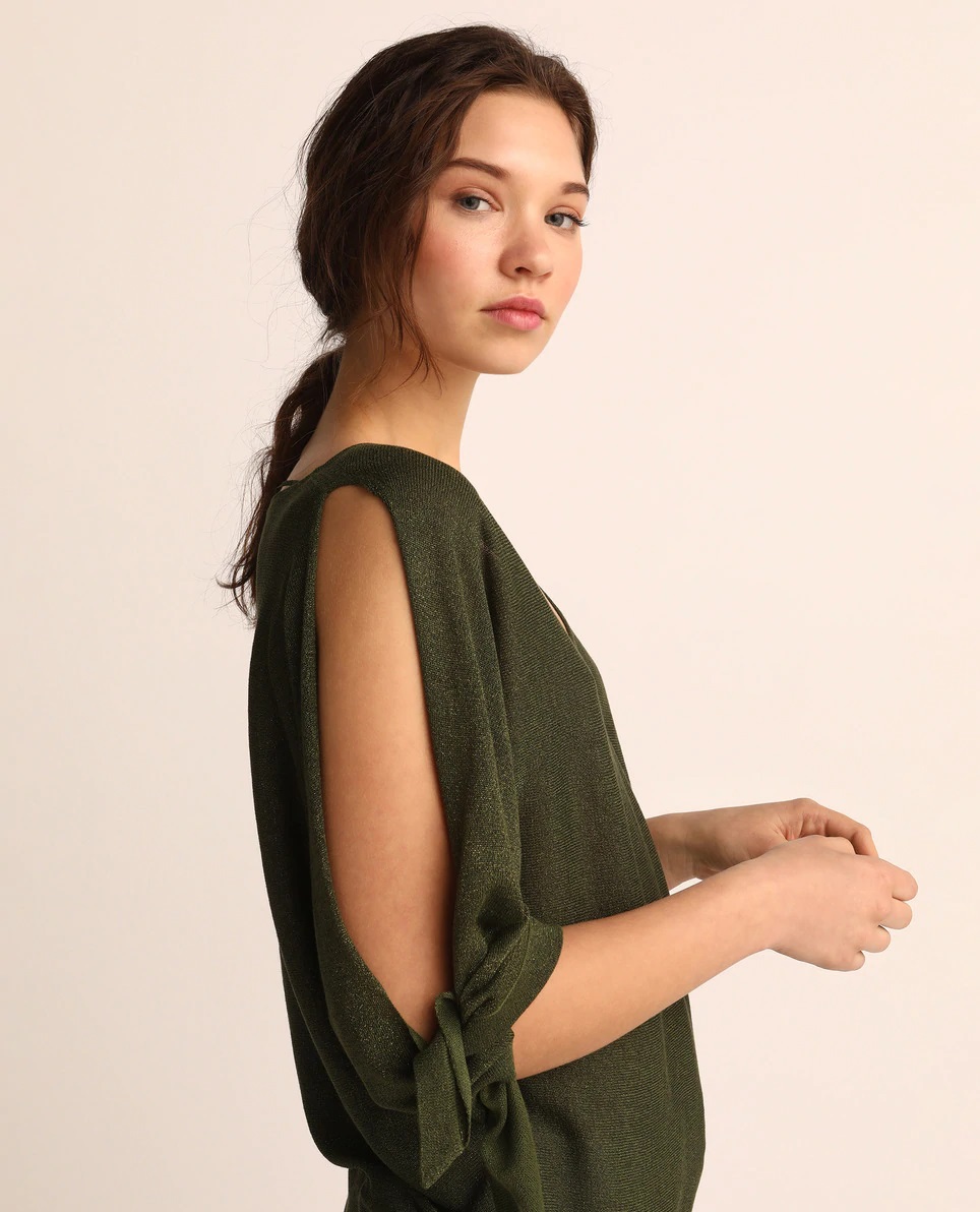 Elogy air-shoulder knit sweater