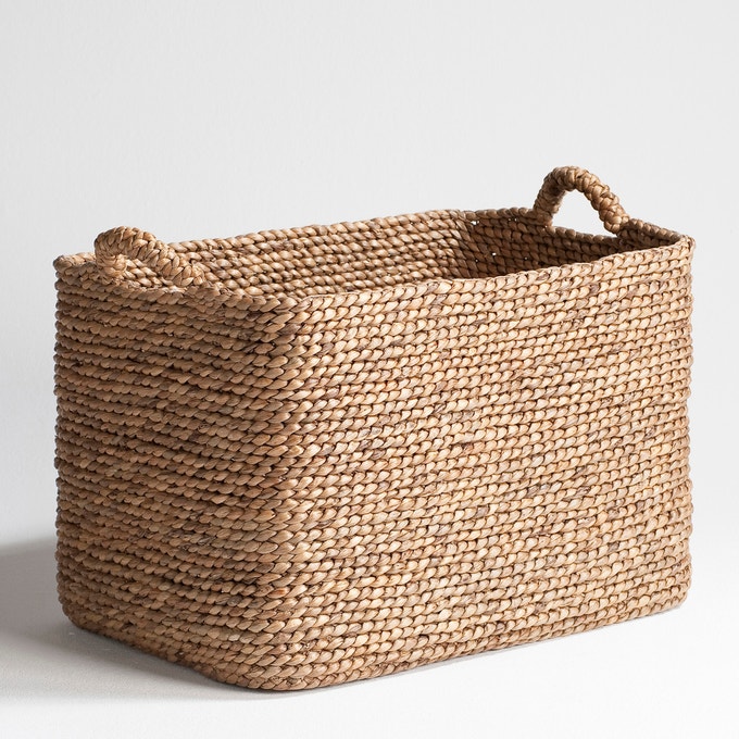 ectangular braided basket, Raga