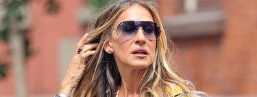 Sarah Jessica Parker shows us that pajamas are the perfect two-piece for street-style and home