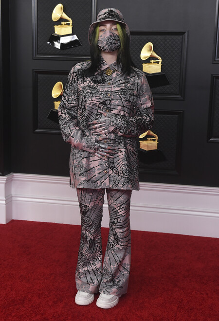 Billie Eilish Grammy Look 01