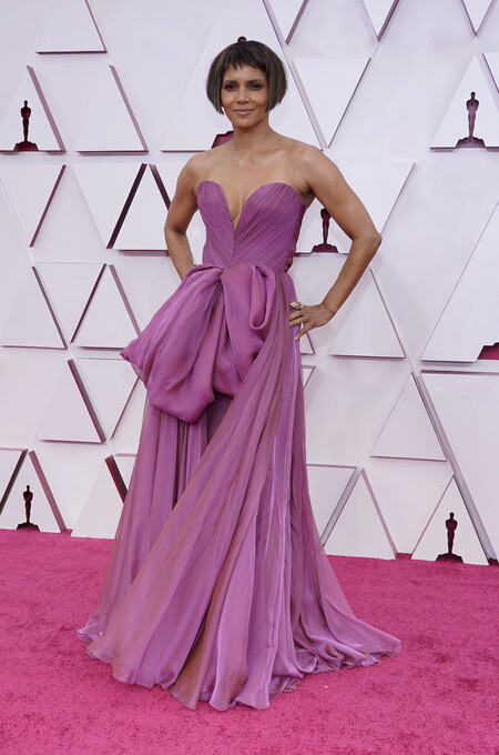 Halle Berry Dolce Gabanna Oscar 2021