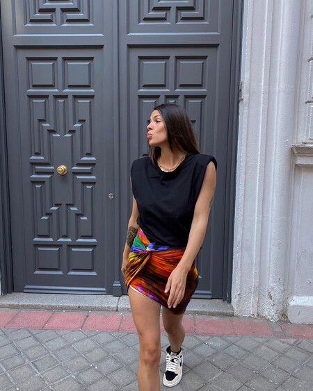 laura matamoros with attico skirt look