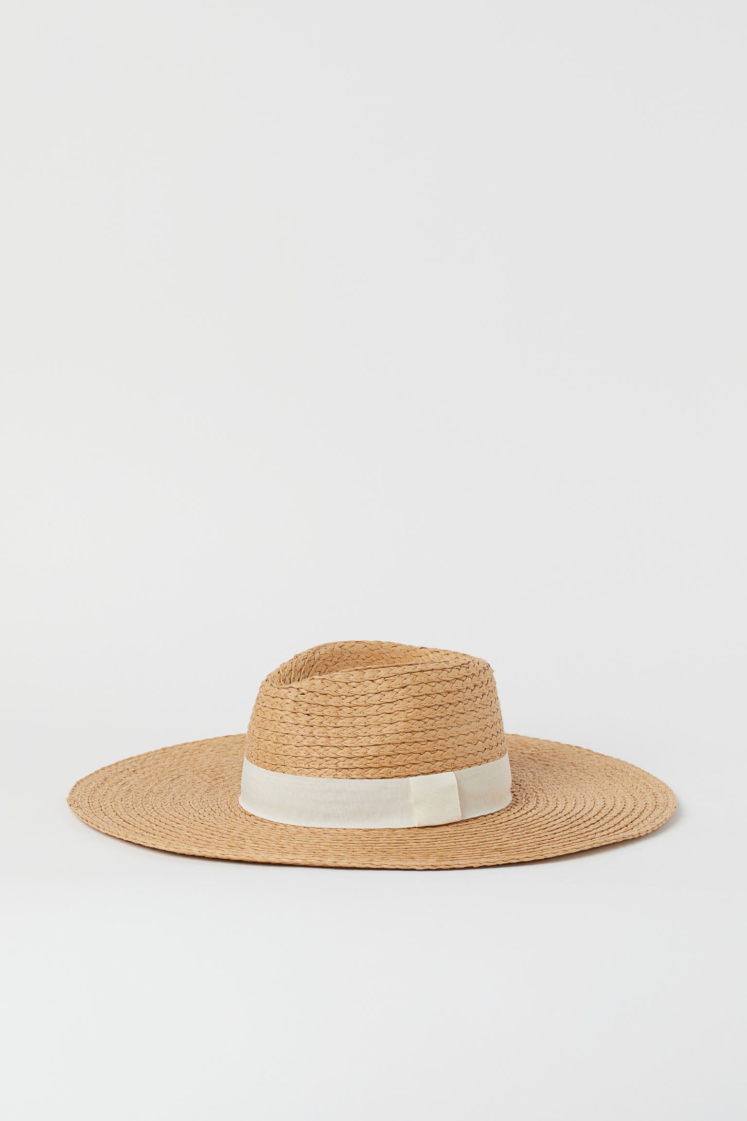 Wide brim straw hat