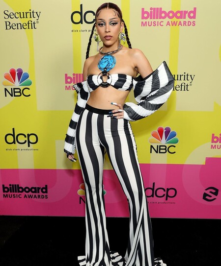 2021 billboard red carpet 2021 doja cat