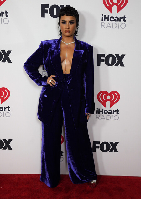 iheart radio red carpet demi lovato