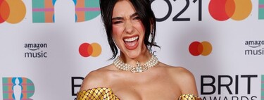 The best red carpet looks from the Brit Awards 2021: from Dua Lipa to Harry Styles, Taylor Swift and many more. 