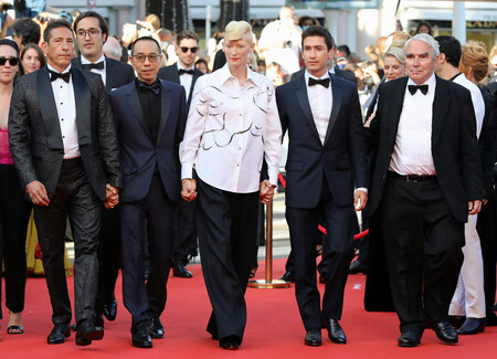 Tilda Swinton red carpet cannes 2021