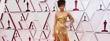 Andra Day dresses up as a statuette for the 2021 Oscars gala and triumphs. 