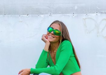 How to combine the green that is trending this autumn-winter 2021/2022 according to the guidelines of street style